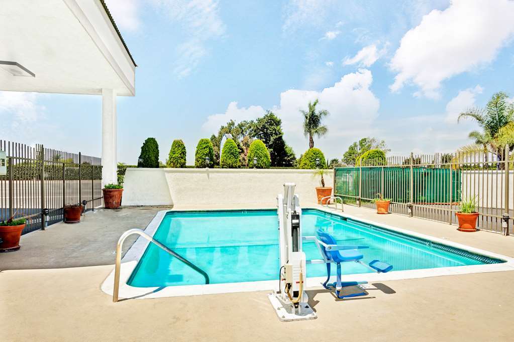 Hotel The Dixie Orange County Stanton Facilidades foto
